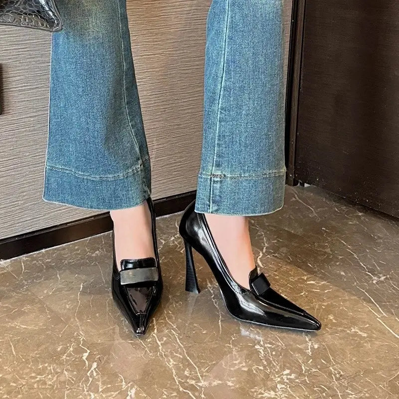 Escarpins classiques noir SecretBombe, cuir vegan premium, élégance et style
