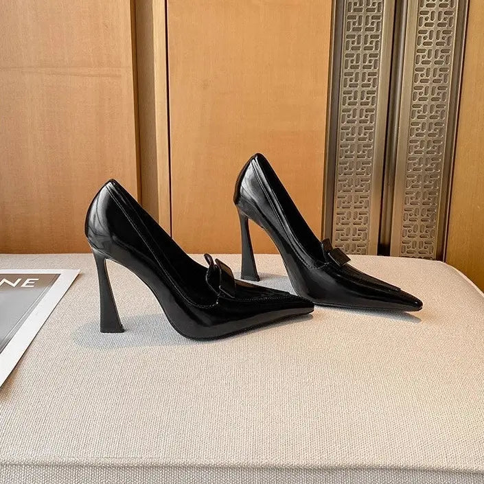Escarpins chic noir SecretBombe, design minimaliste et élégant pour toutes saisons