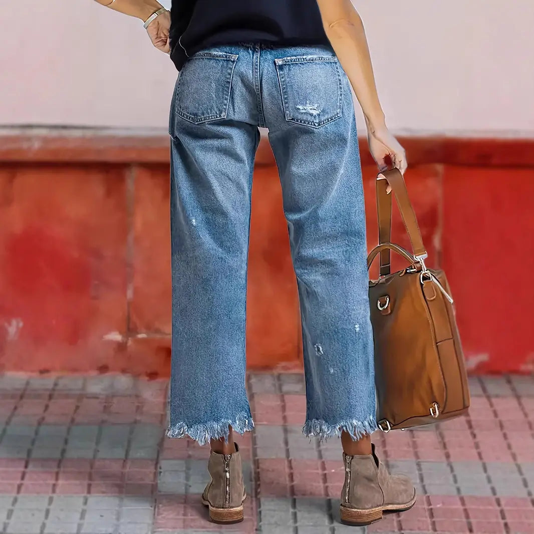 Détail trous jean droit femme denim tendance SecretBombe