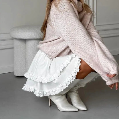Mini-jupe blanche à volants en dentelle SecretBombe, vue de profil