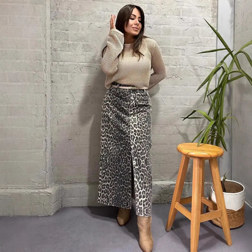 Jupe femme imprimé léopard dans un look casual chic SecretBombe