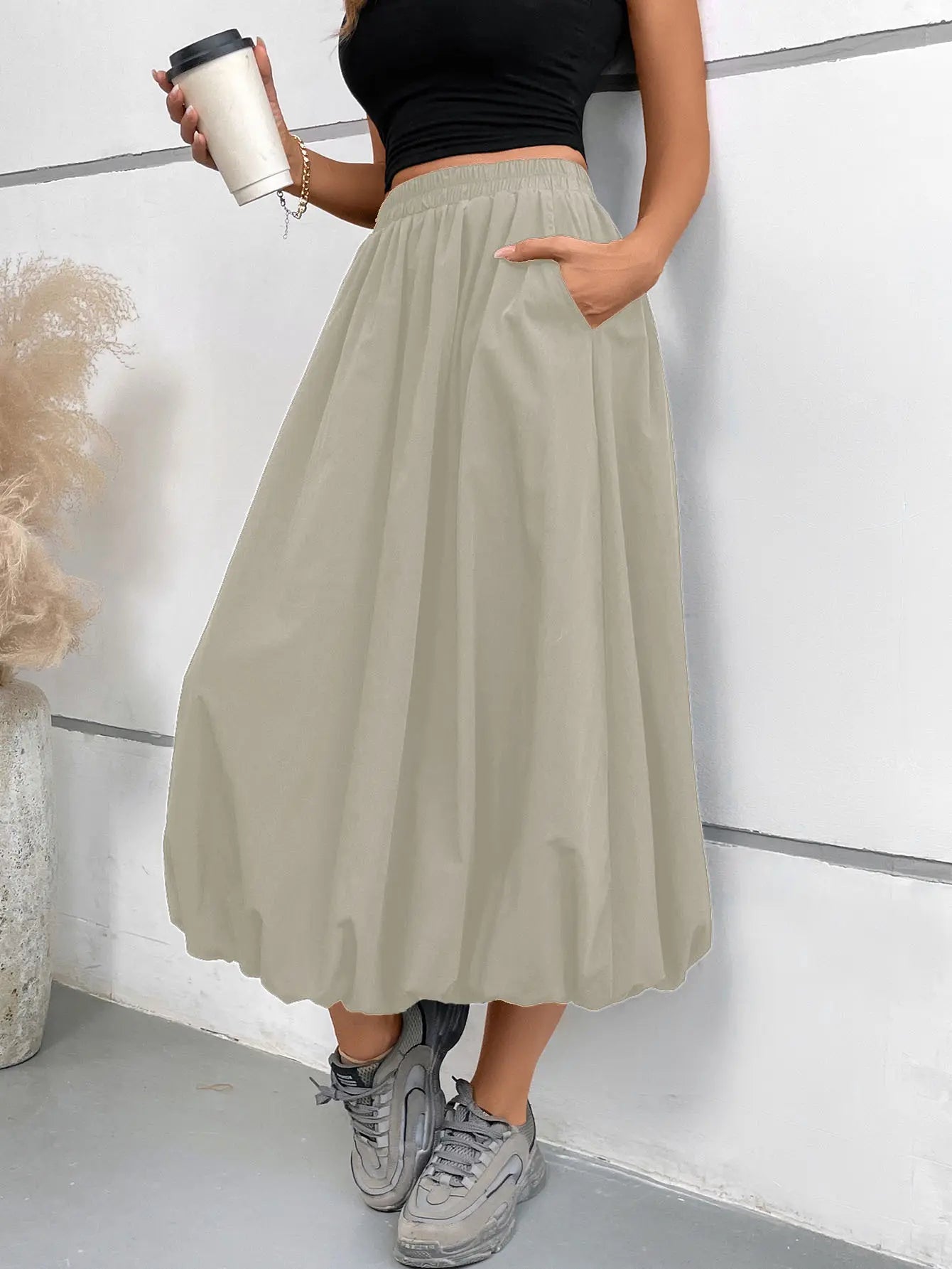 Jupe longue ballon beige SecretBombe avec coupe ample et taille haute