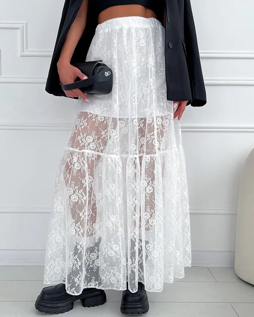 Jupe longue dentelle portée look chic et moderne – SecretBombe