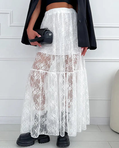 Jupe longue dentelle portée look chic et moderne – SecretBombe