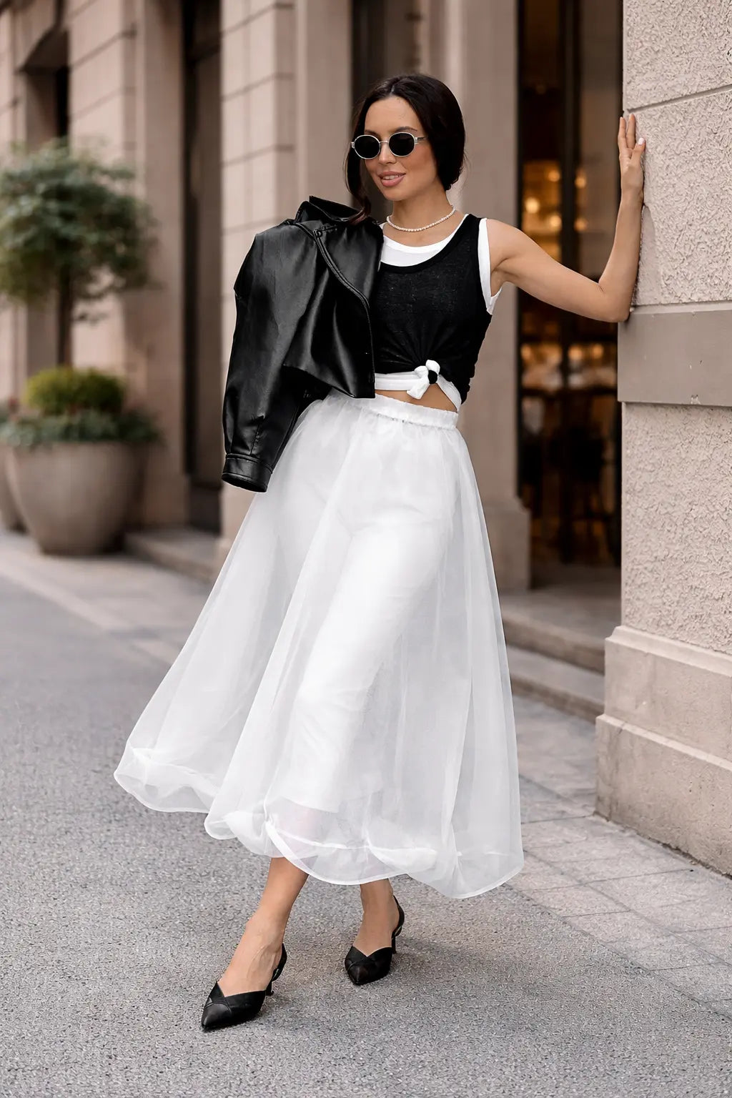 Look urbain chic avec jupe longue en tulle noire – SecretBombe