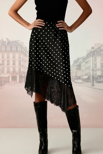 Jupe noire satinée asymétrique avec dentelle SecretBombe