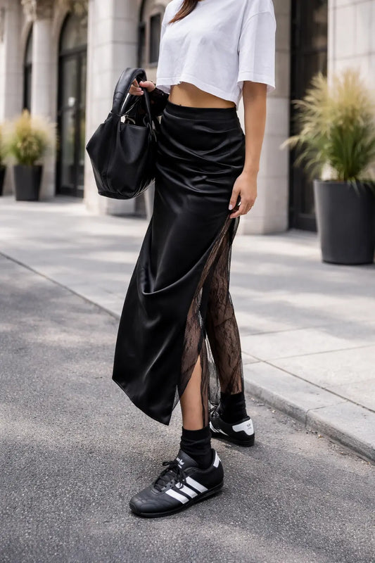 jupe satinée noire femme coupe asymétrique élégante SecretBombe