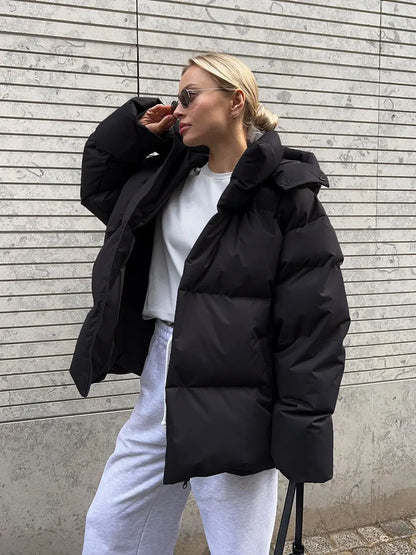 Look streetwear femme avec doudoune oversize tendance – SecretBombe