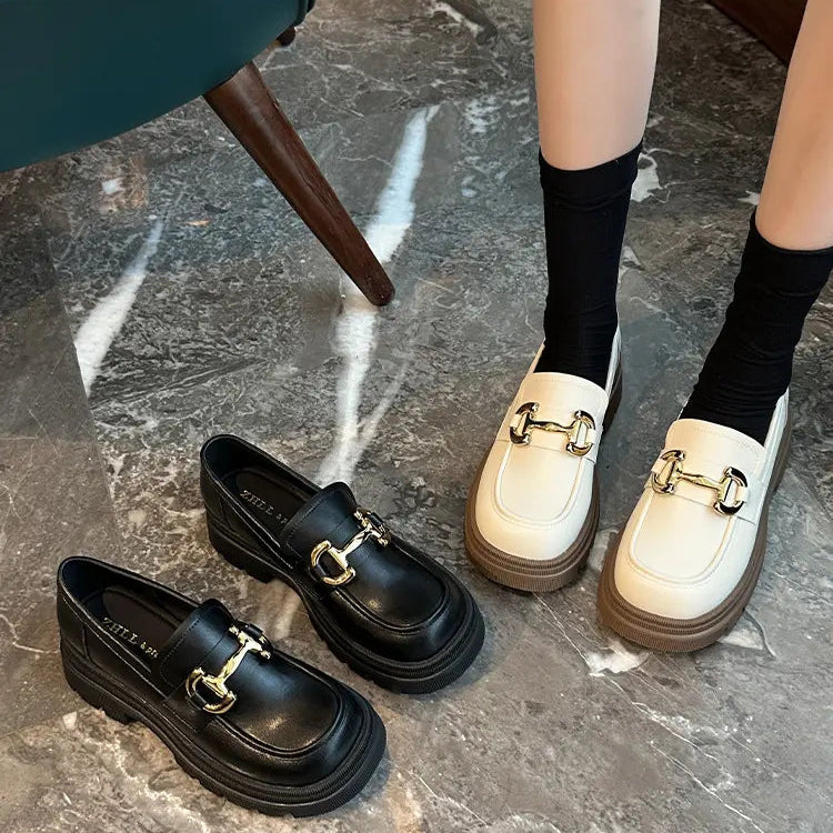 Mocassins plateforme femme noirs avec boucle dorée SecretBombe