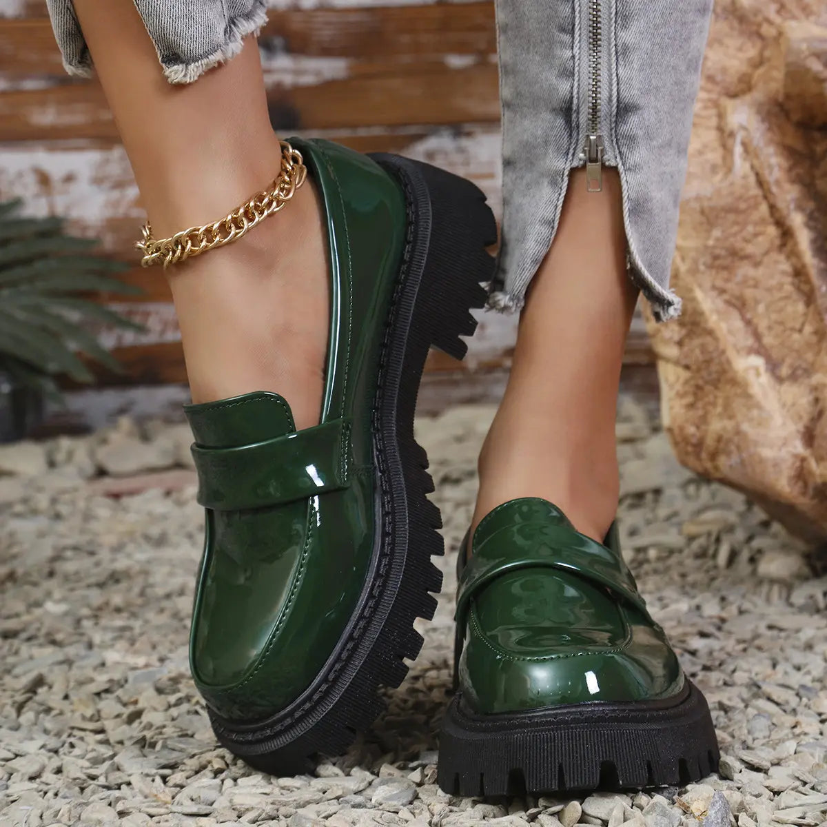 Mocassins plateforme vernis femme SecretBombe chaussures chic modernes pour look élégant
