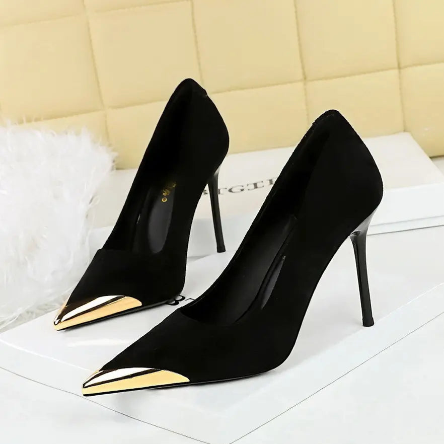 Escarpins noirs SecretBombe vus de face