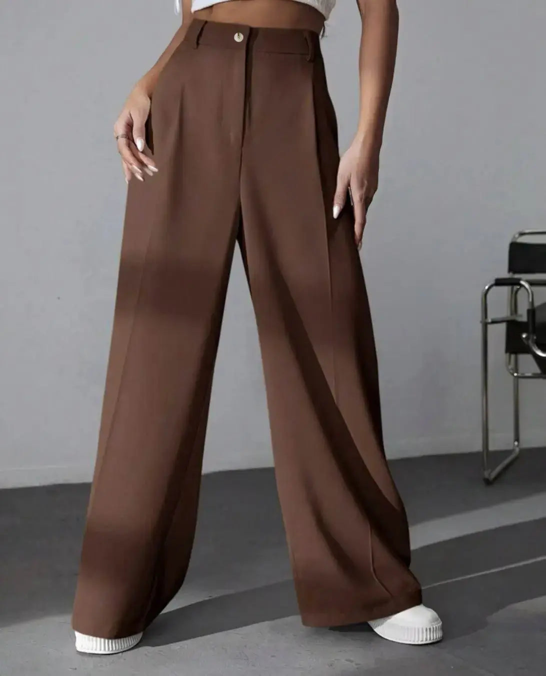 Look chic femme avec pantalon droit taille haute SecretBombe
