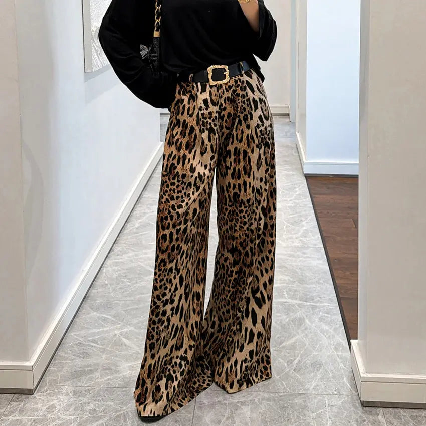 Look chic femme avec pantalon large léopard SecretBombe