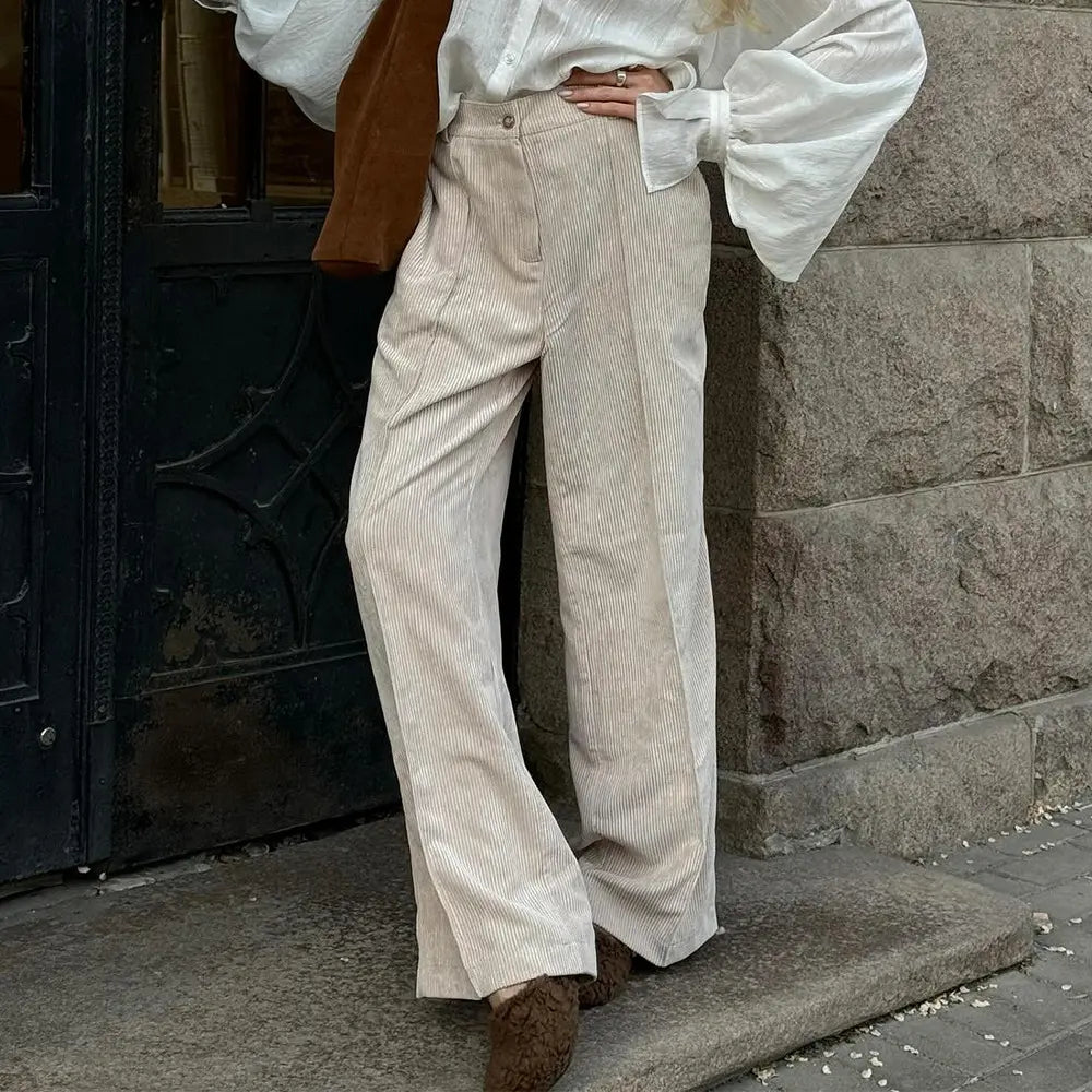 Pantalon droit velours ecru SecretBombe coupe fluide élégante
