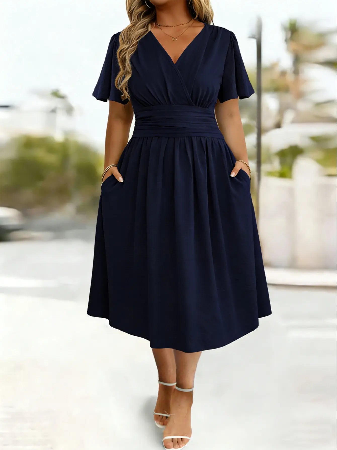 Robe bleu marine élégante SecretBombe avec jupe évasée mi-longue