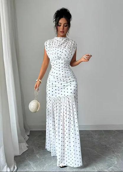 Robe longue blanche à pois noirs pour femme SecretBombe, coupe ajustée élégante