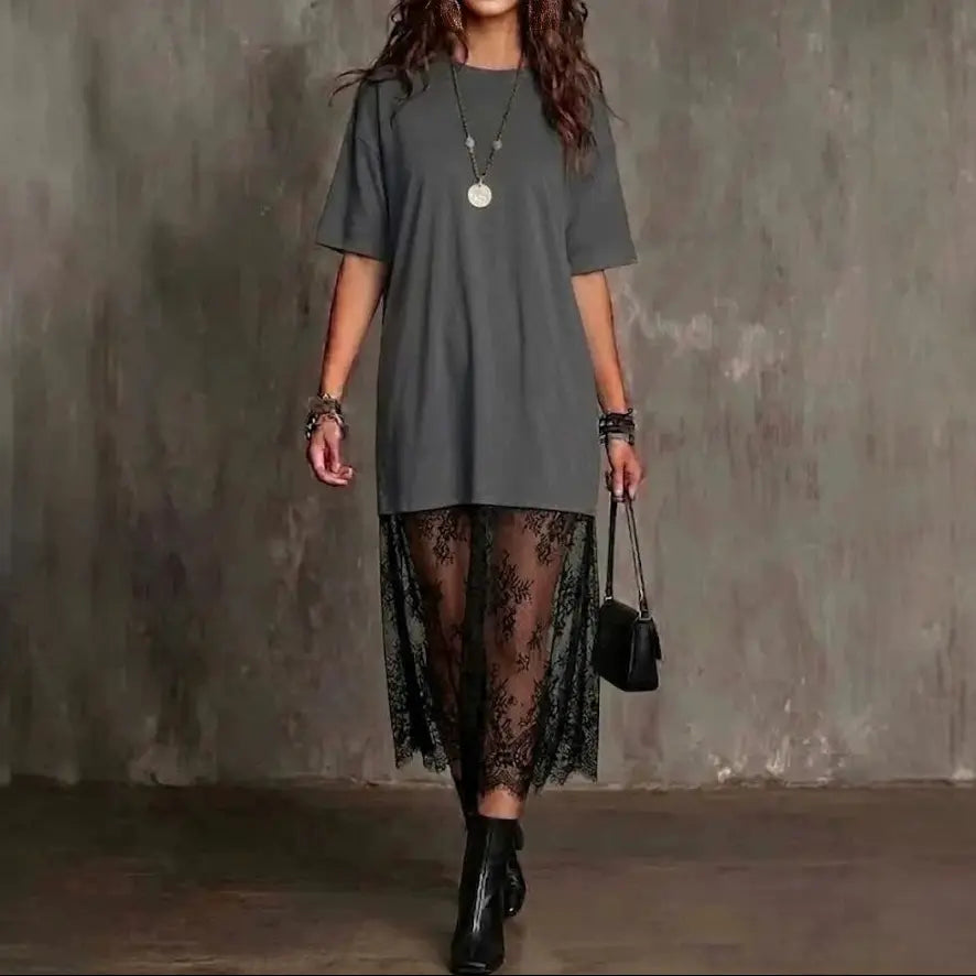 Robe grise femme SecretBombe avec finition dentelle élégante et coupe décontractée