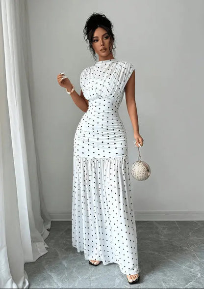 Robe maxi blanche à pois noirs SecretBombe, tenue féminine chic et élégante