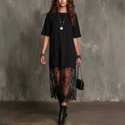 Robe noire ample femme SecretBombe avec dentelle transparente au bas et manches trois-quarts
