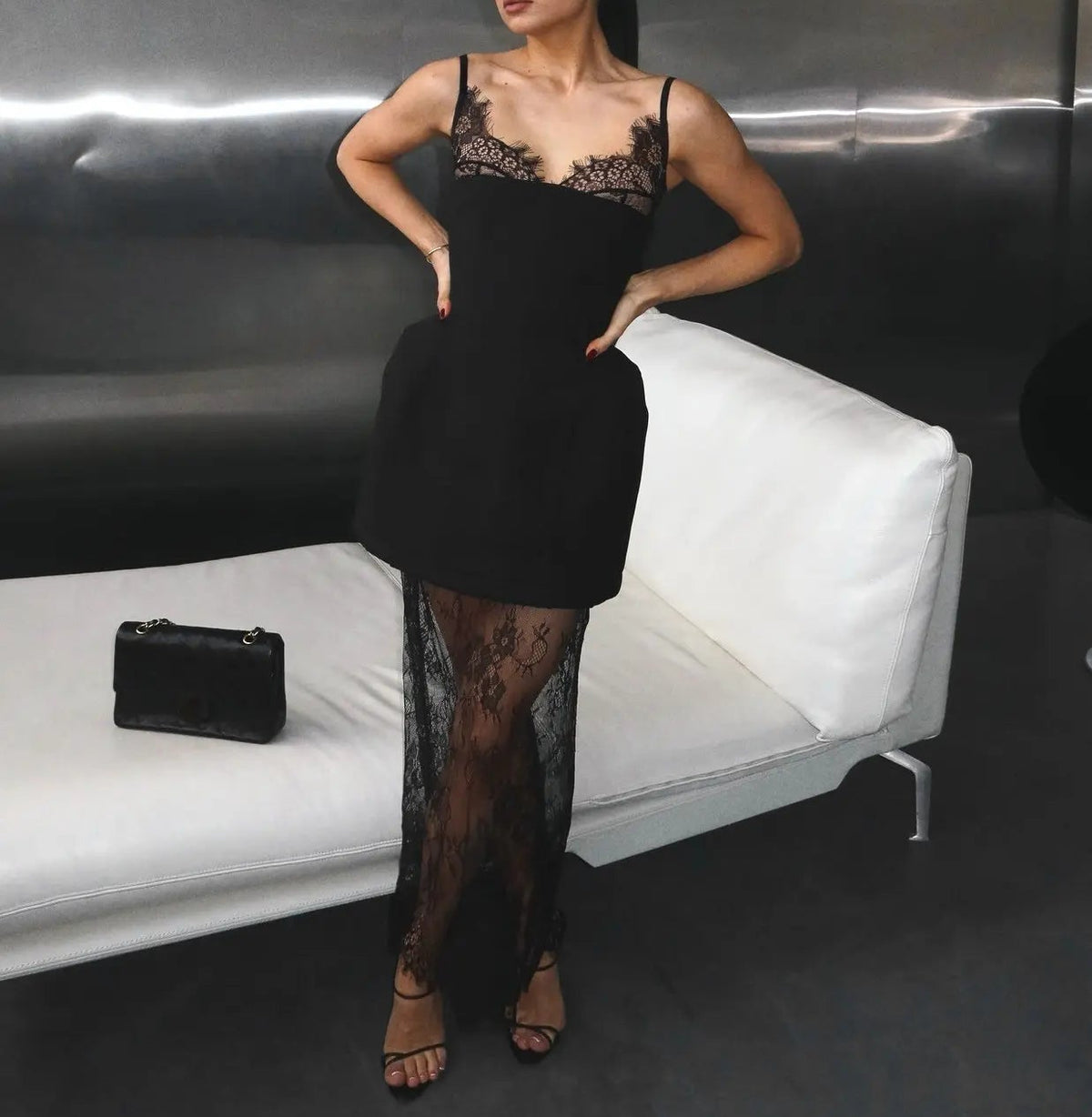 Robe noire en dentelle pour soirée chic femme – SecretBombe