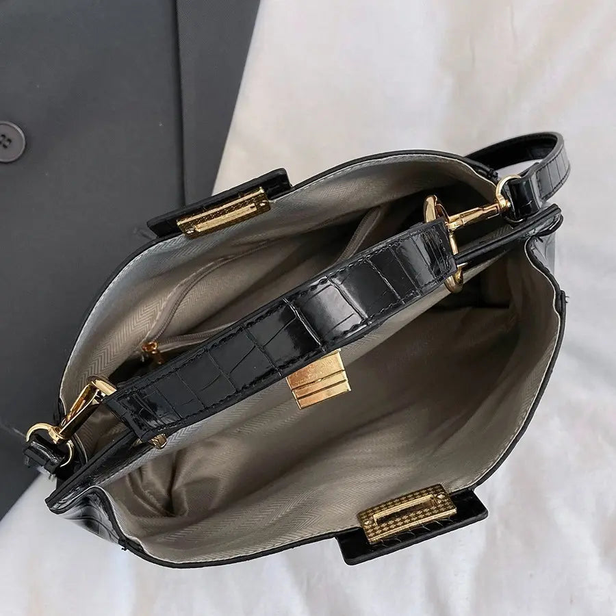 : SecretBombe sac femme marron design moderne structuré