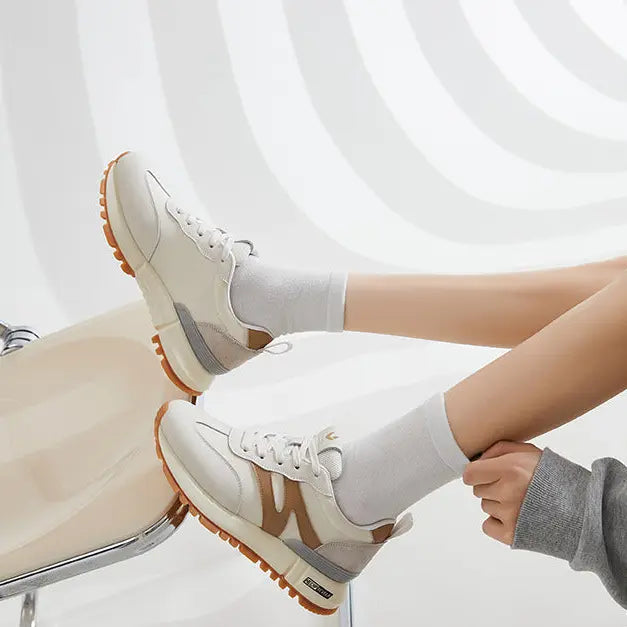 Sneakers femme design moderne beige et vert style européen SecretBombe