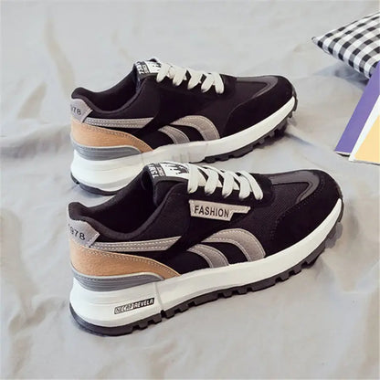 Sneakers femme noir et beige style urbain chic confortable SecretBombe