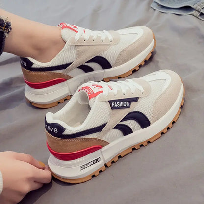 Sneakers femme style urbain moderne noir beige confort SecretBombe