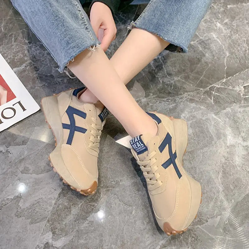Chaussures femme tendance avec détails beige et vert SecretBombe