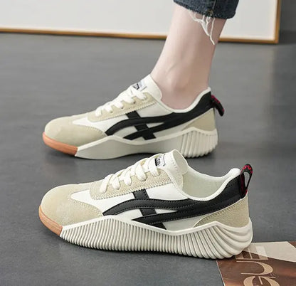Sneakers femme style urbain doux beige et bleu pastel SecretBombe