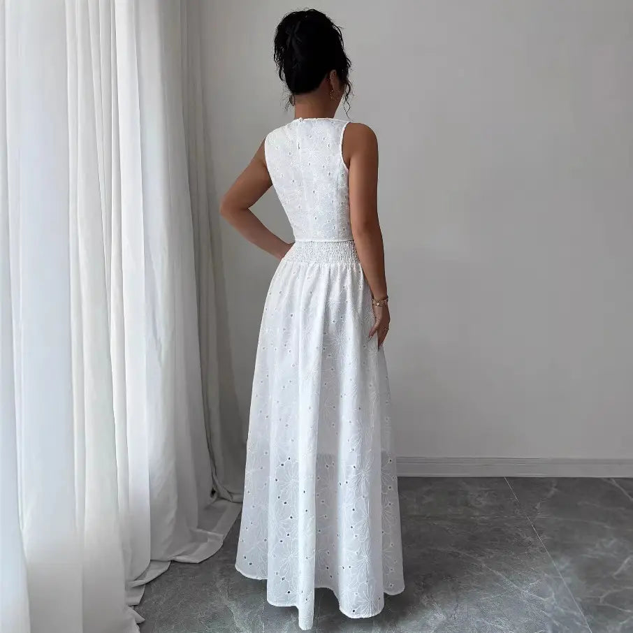 Ensemble femme blanc en broderie anglaise, élégant et raffiné – SecretBombe.