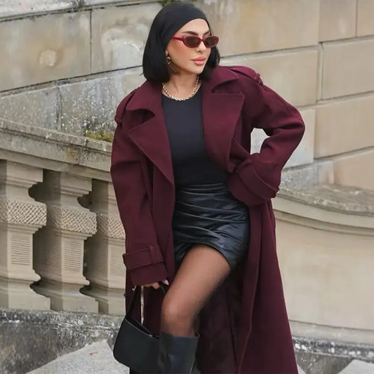 Trench long bordeaux femme chic et élégant look urbain – SecretBombe