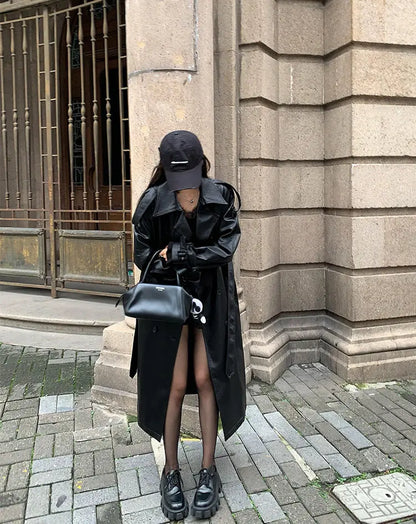 SecretBombe veste longue cuir végan tenue élégante