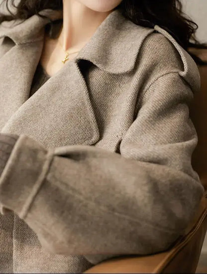 Détail manches veste tweed femme coupe droite – SecretBombe