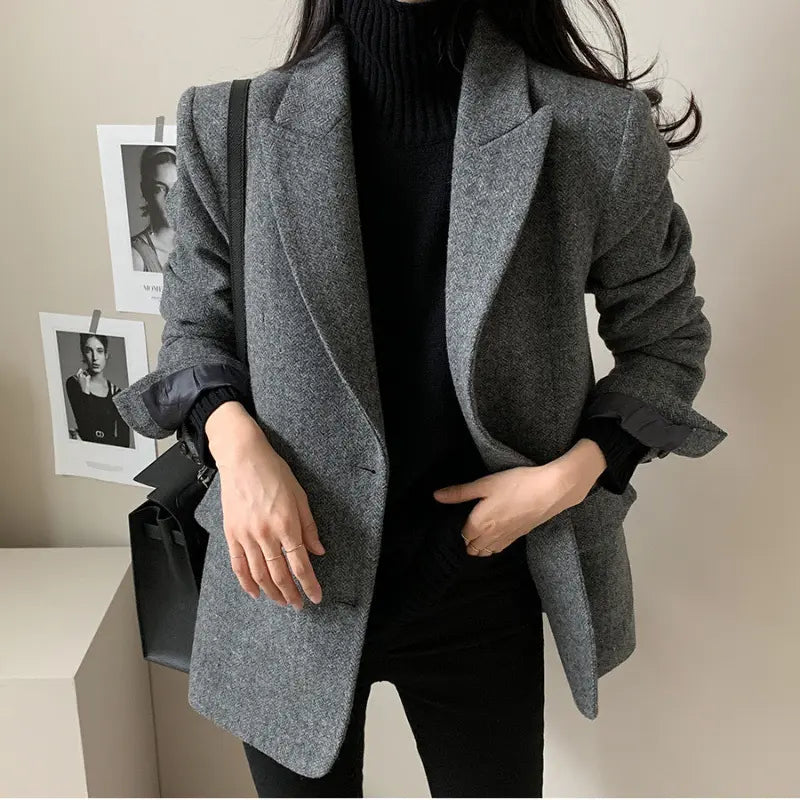Blazer gris SecretBombe, détails collage et surpiqûres