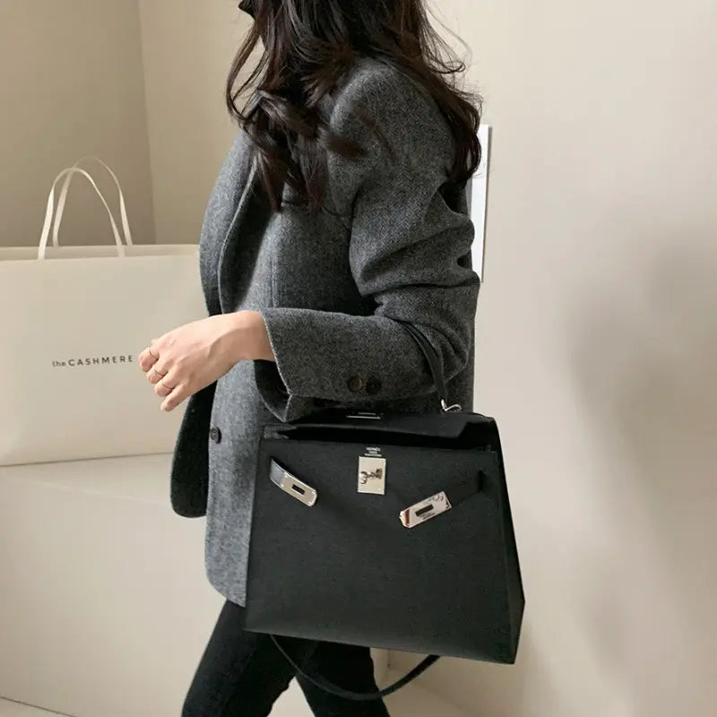 Veste oversize gris SecretBombe, détails couture soignés