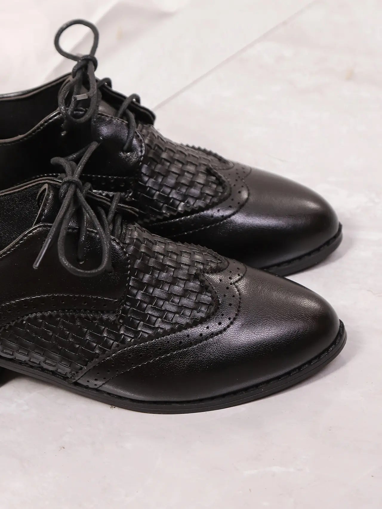 Chaussures basses noires cuir vegan SecretBombe confort chic casual