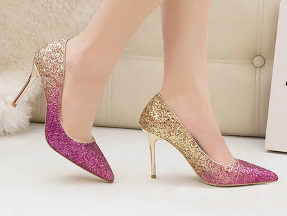 Les Escarpins Pailletés Dorés à Talons Hauts