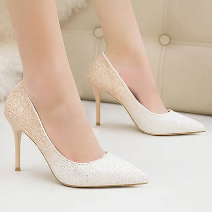 Les Escarpins Pailletés Dorés à Talons Hauts