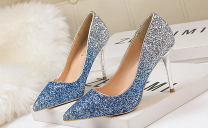 Les Escarpins Pailletés Dorés à Talons Hauts