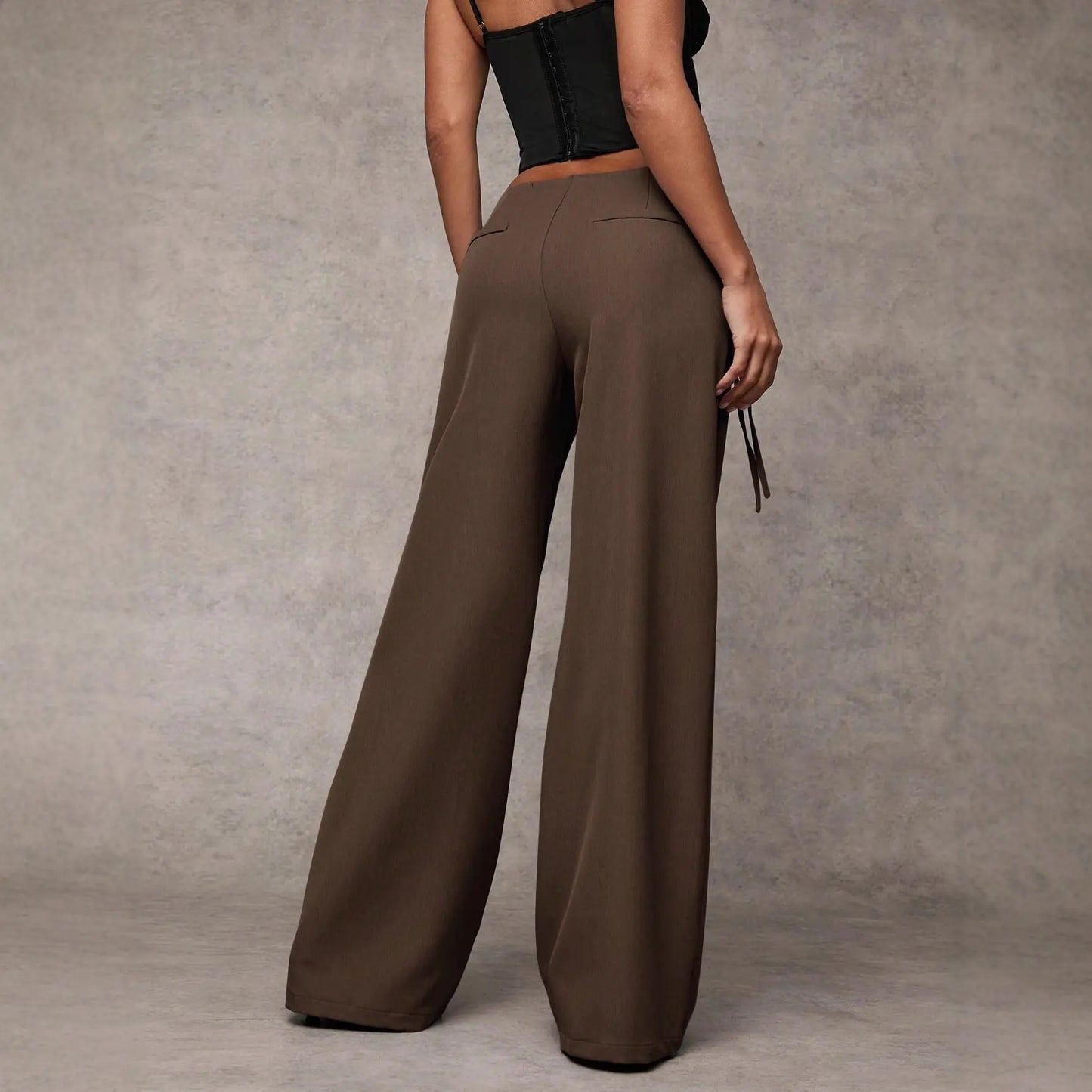 Look casual chic pantalon large SecretBombe parfait pour bureau et sorties
