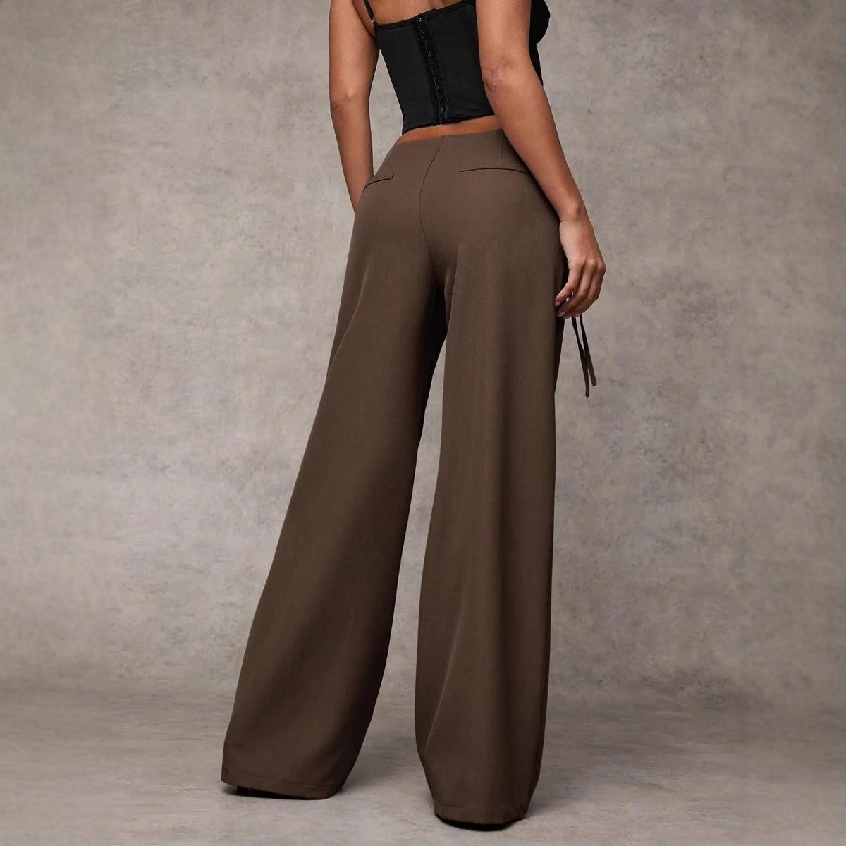 Look casual chic pantalon large SecretBombe parfait pour bureau et sorties