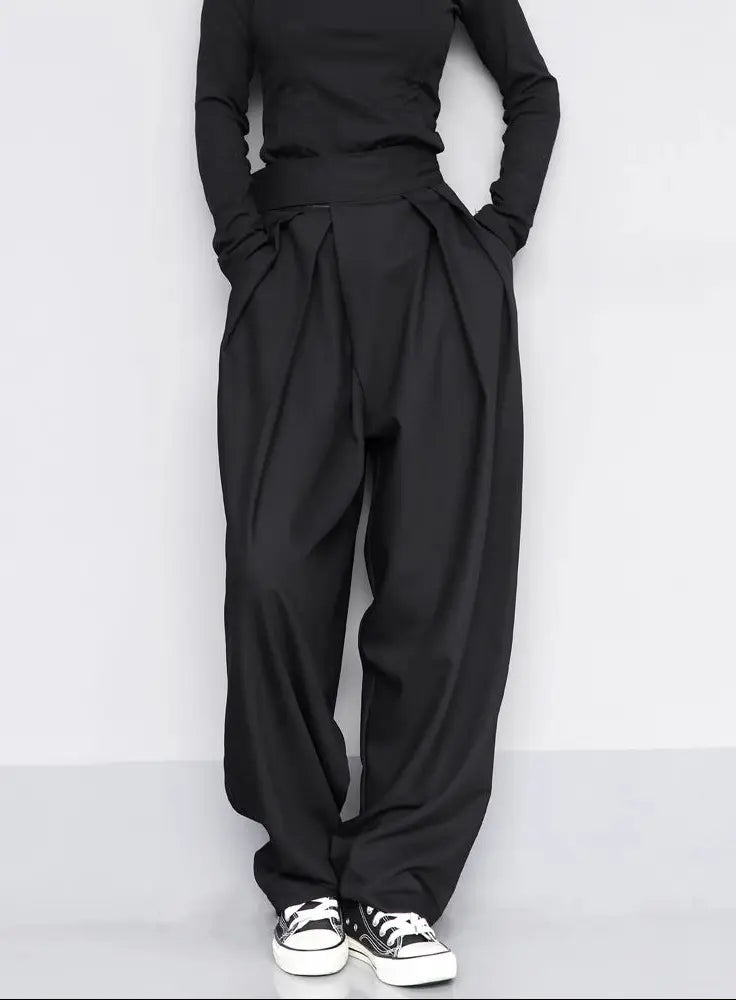 Pantalon large en polyester noir pour femme SecretBombe, coupe ample et taille haute, style minimaliste et moderne