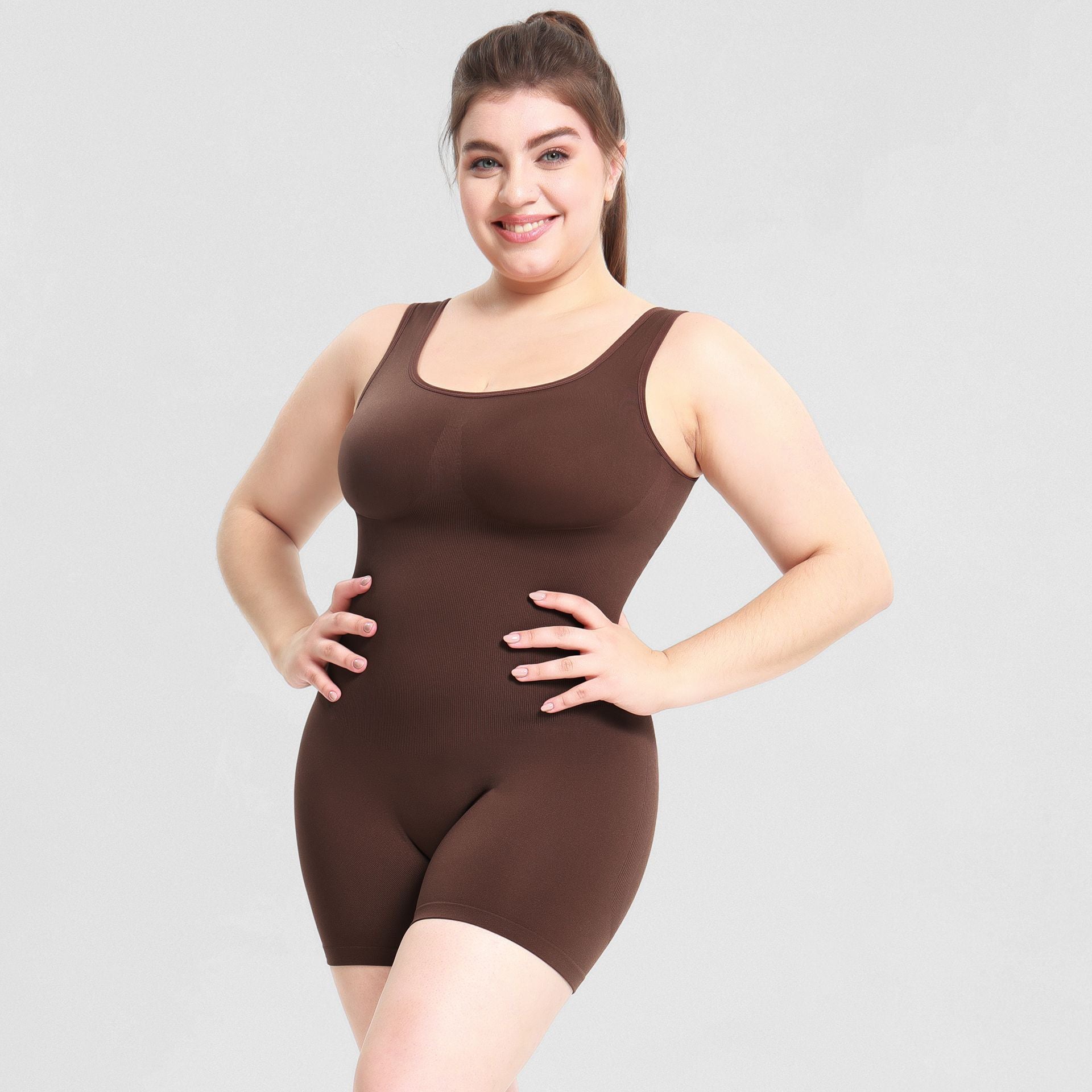 Shapewear au design élégant et moderne, indispensable dans la garde-robe pour sculpter la silhouette tout en assurant confort et discrétion