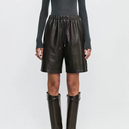Pièce mode incontournable : short cuir véritable femme pour look tendance chic