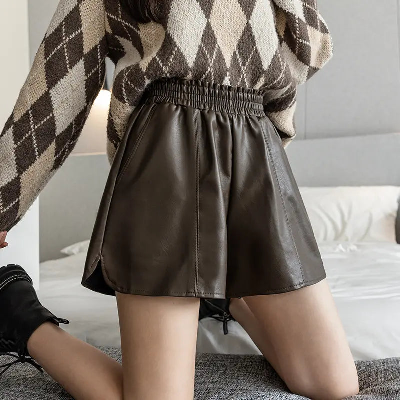Short large femme effet cuir marron taille élastique SecretBombe