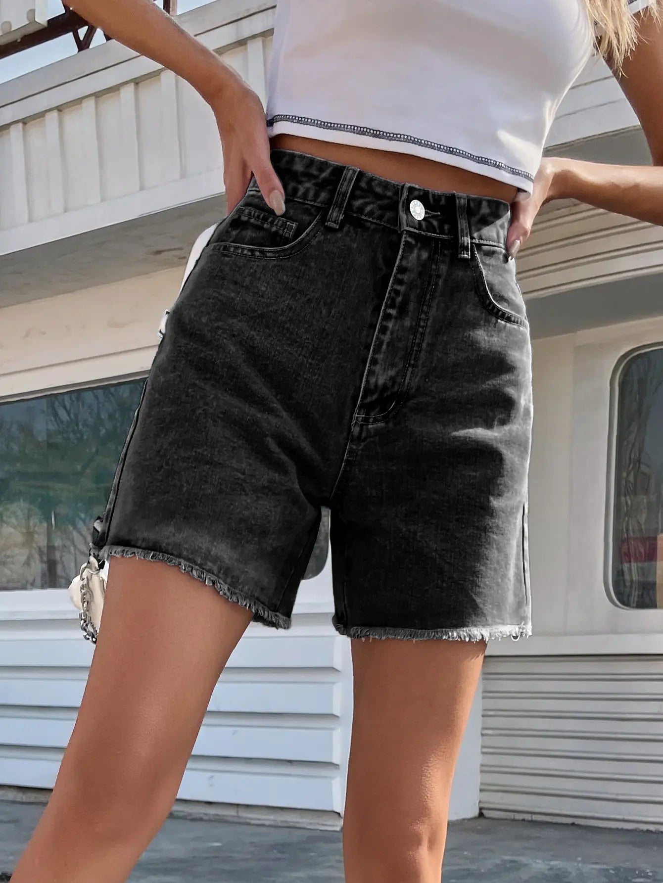Short femme au design épuré, léger & confortable pour l’été