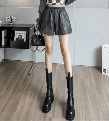 Short effet cuir femme look socialite chic SecretBombe