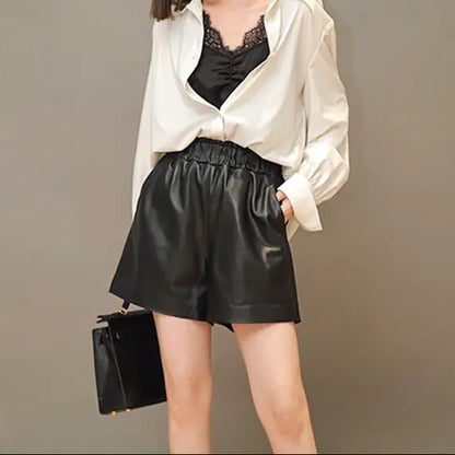Short noir femme en cuir végan au look chic SecretBombe