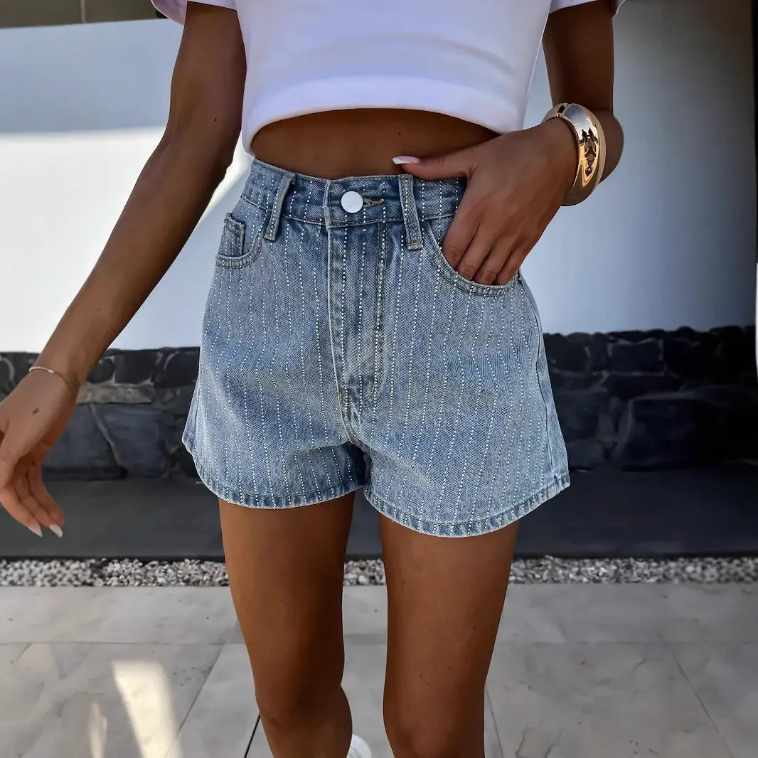 Short femme tendance avec détails, confortable & éclatant pour l’été pailleté
